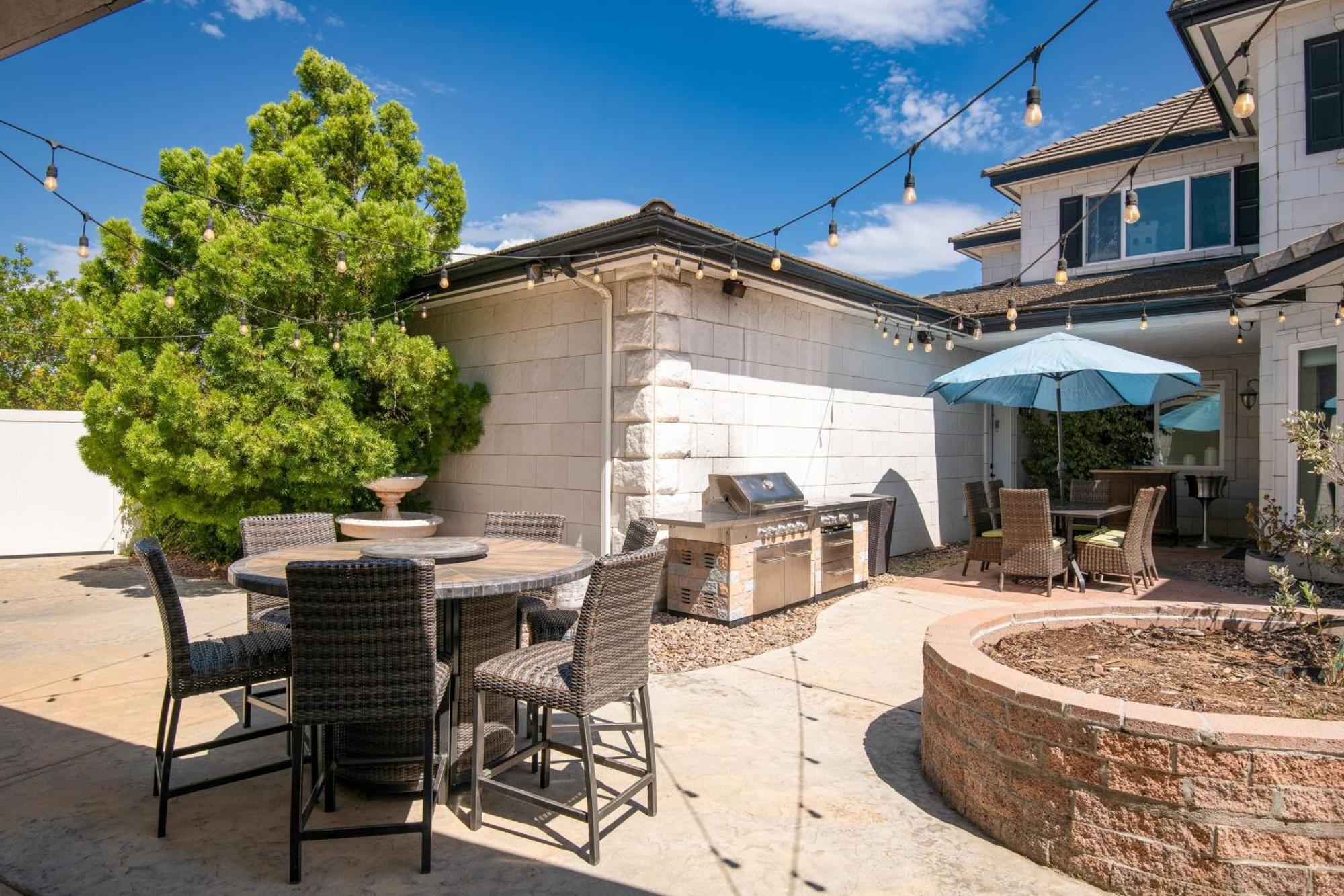 Grand Contento By Avantstay Extraordinary Estate W Pool Hot Tub Movie Room Temecula Exteriör bild