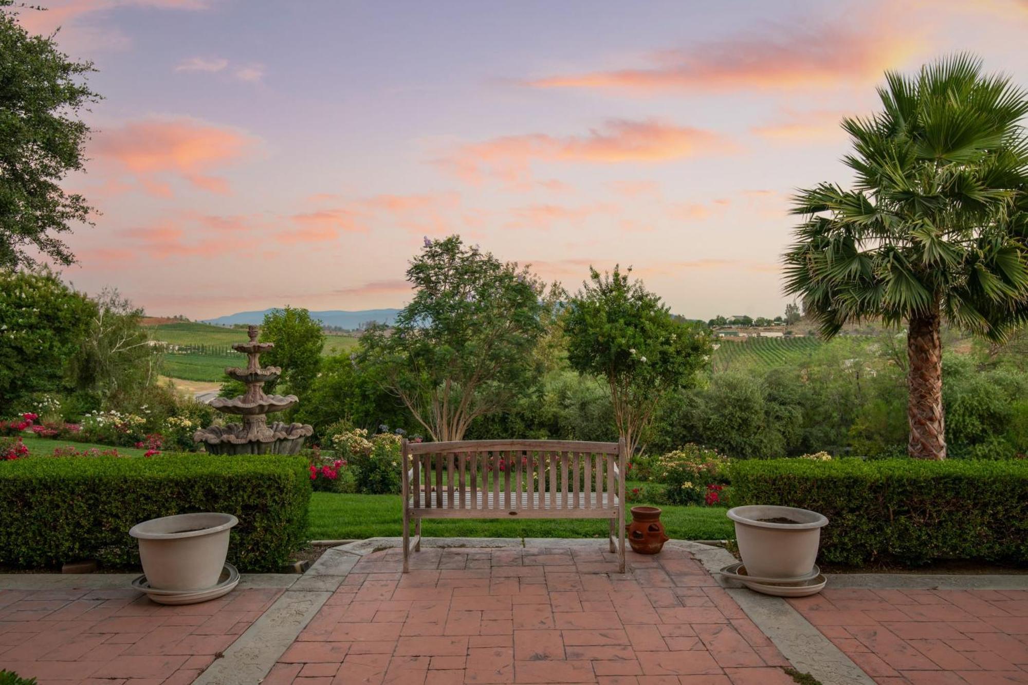 Grand Contento By Avantstay Extraordinary Estate W Pool Hot Tub Movie Room Temecula Exteriör bild