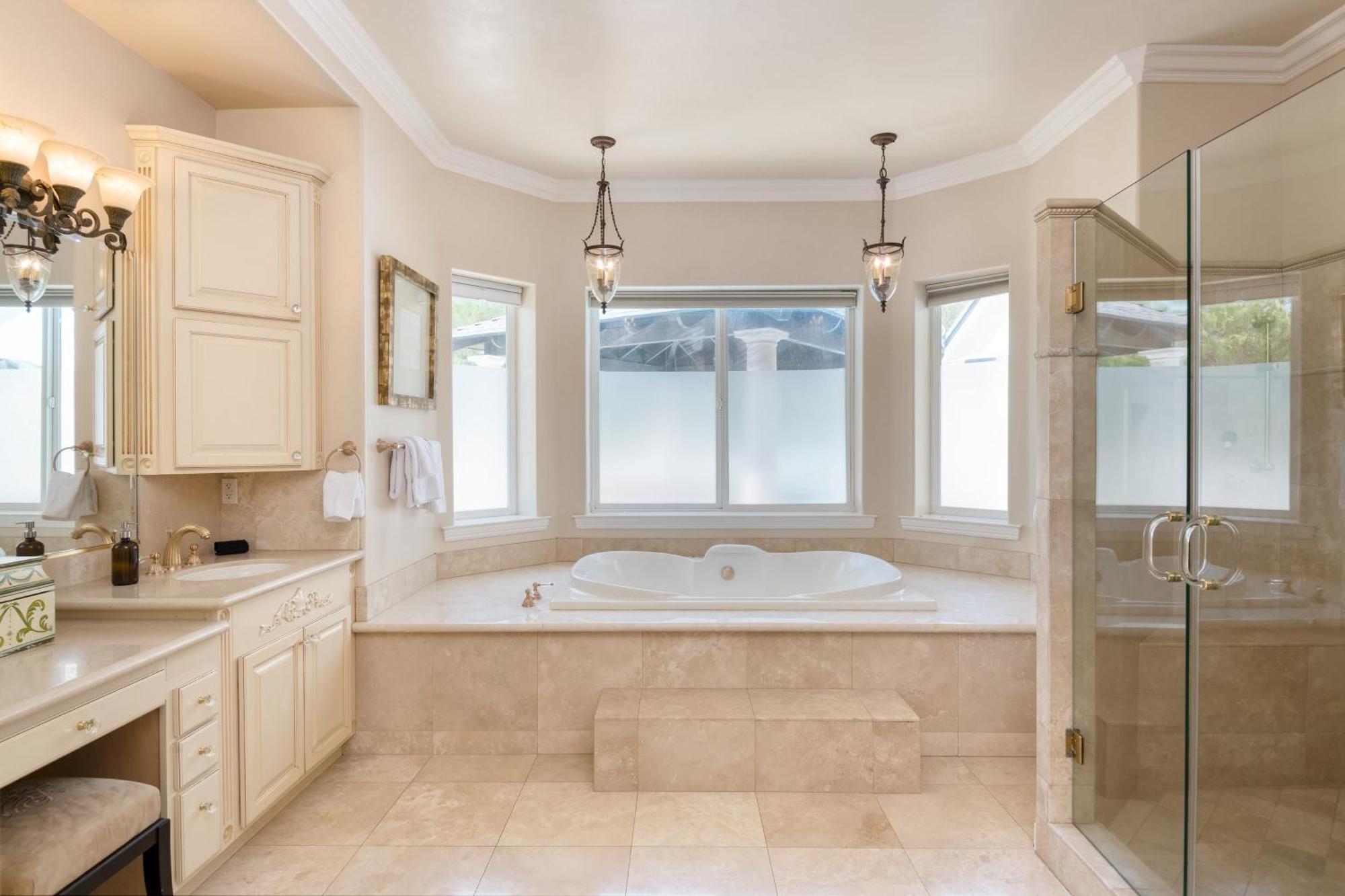 Grand Contento By Avantstay Extraordinary Estate W Pool Hot Tub Movie Room Temecula Exteriör bild